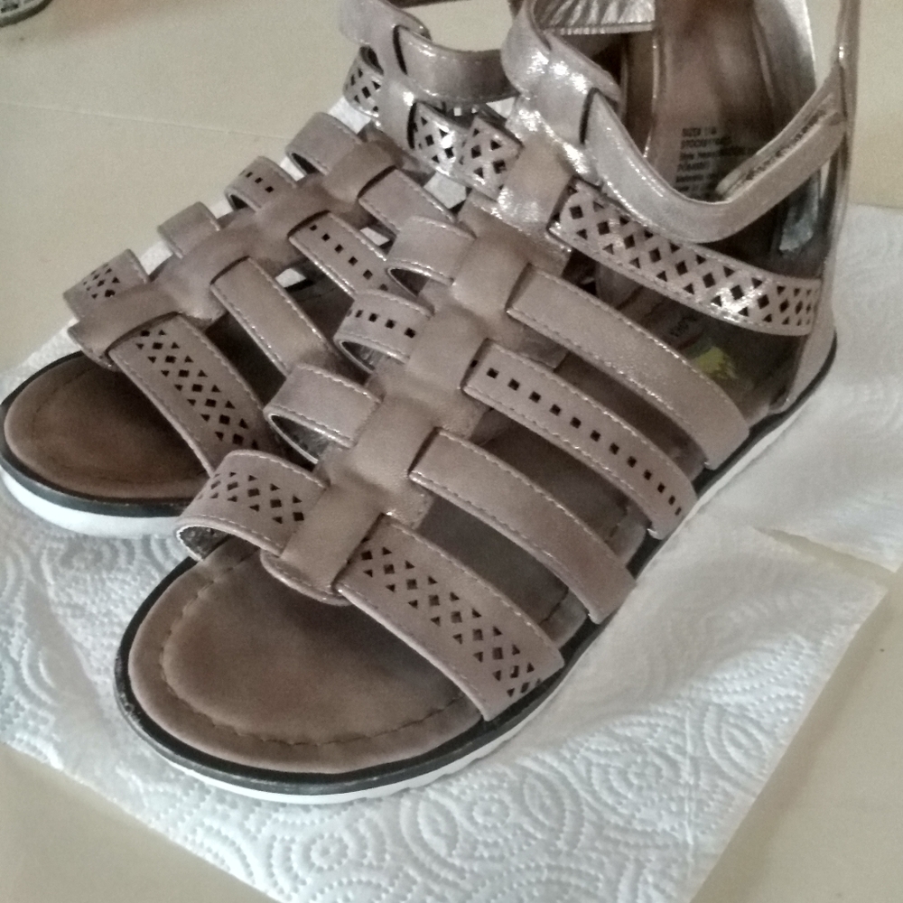 Sandals - Picture 3 of 7